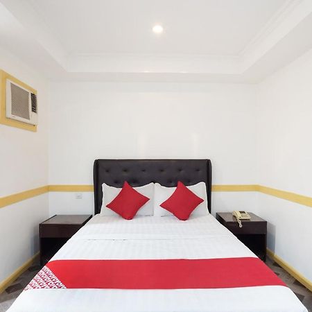 Oyo 138 White Palace Hotel Manilla Buitenkant foto